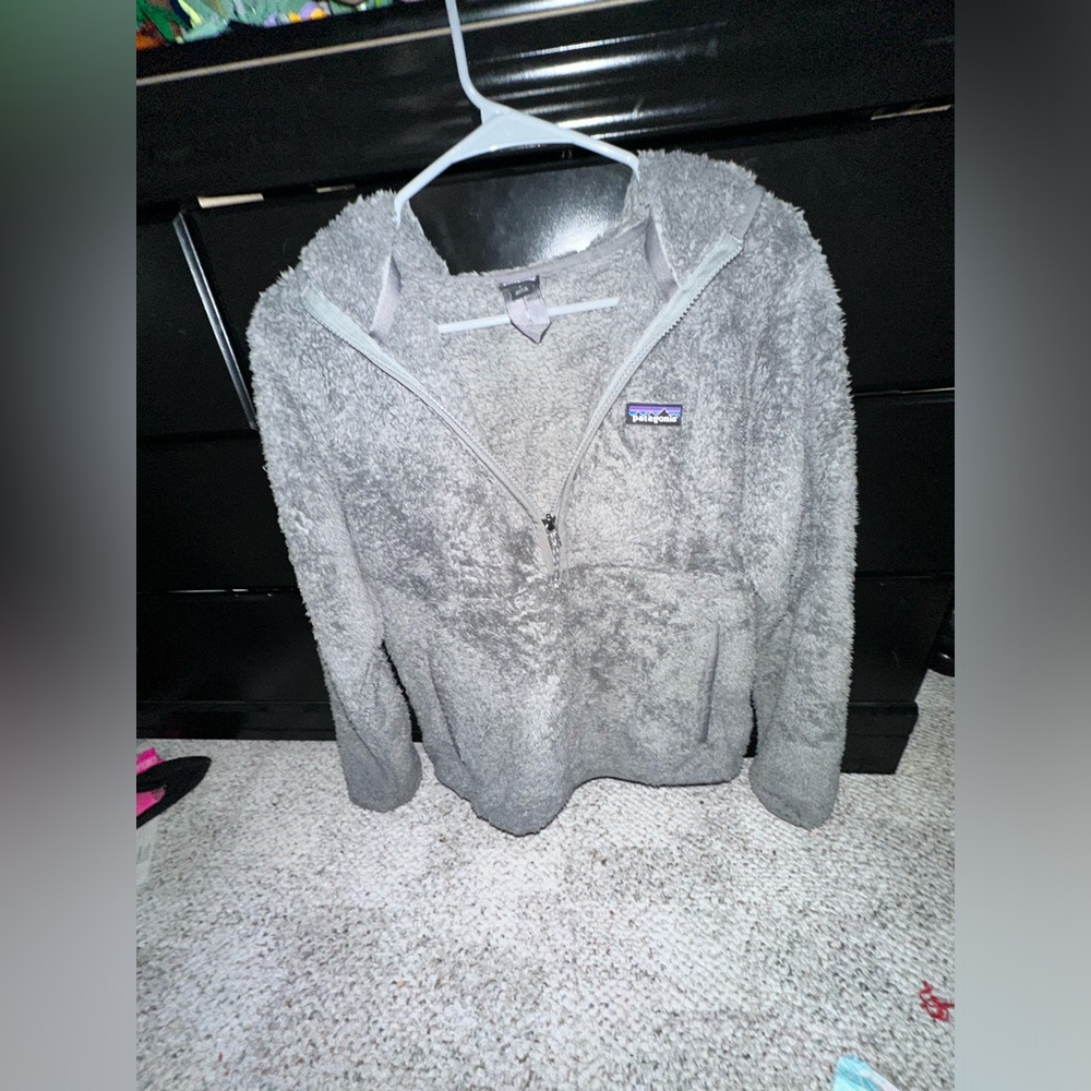 NWOT Patagonia Hooded Fleece Quarters Zip Pull Over Women Small